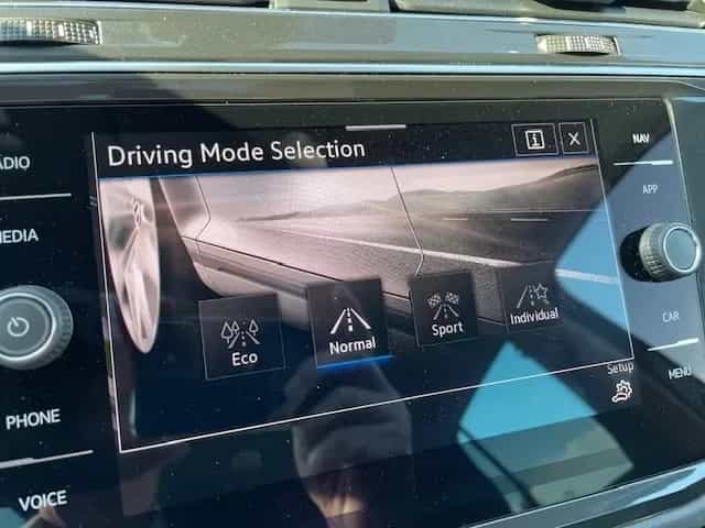 Volkswagen Tiguan 02/2022-photo-23