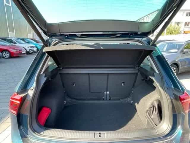 Volkswagen Tiguan 02/2022-photo-5