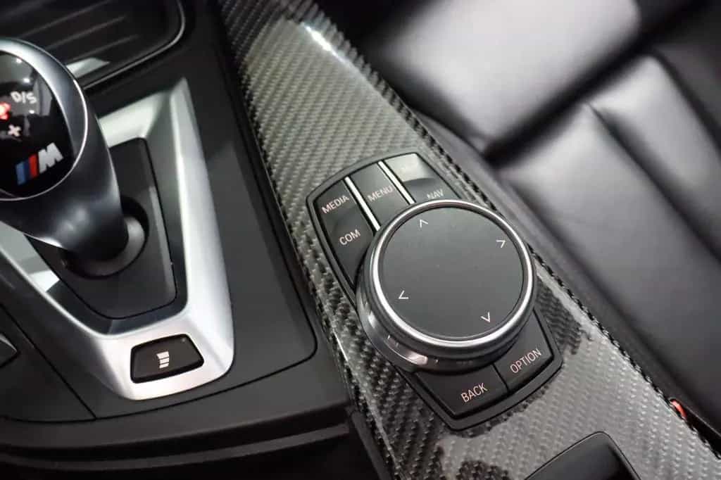 BMW M4 10/2018-photo-22