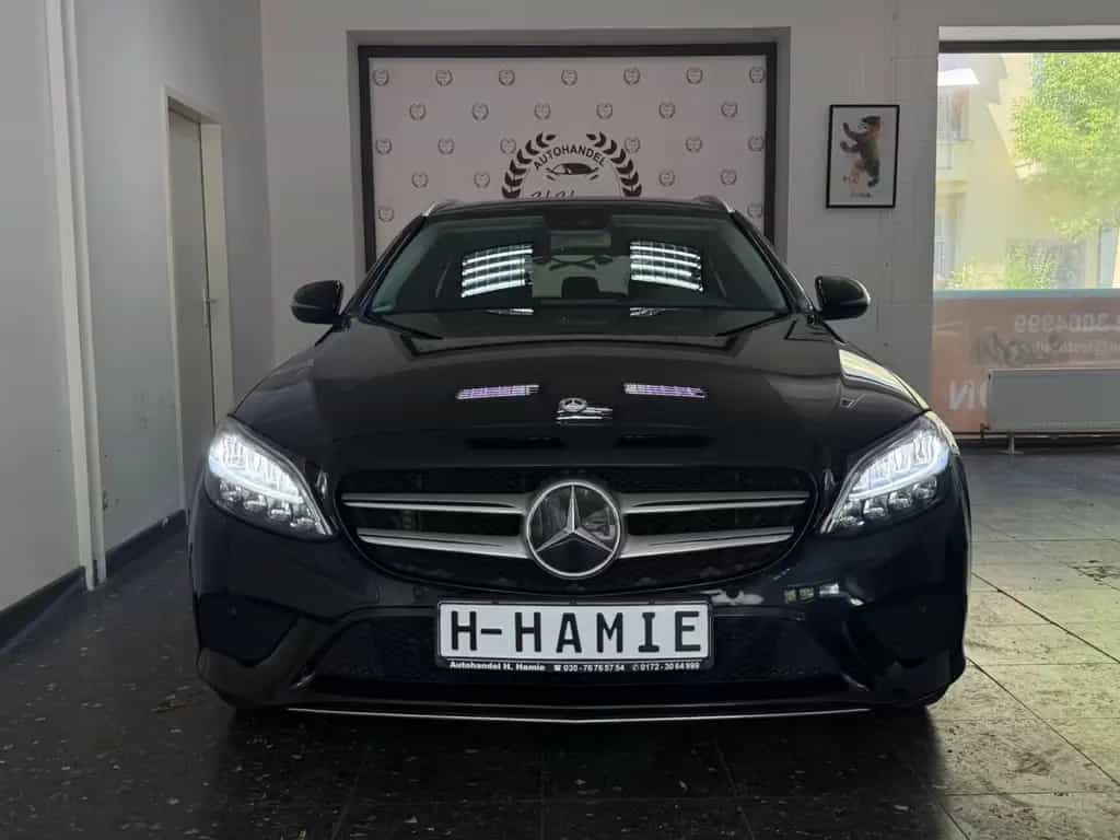 Mercedes-Benz C 200 T-MODELL  AUTO NAVI CAM LEDER T-WINKEL 8-F 01/2020-photo-2