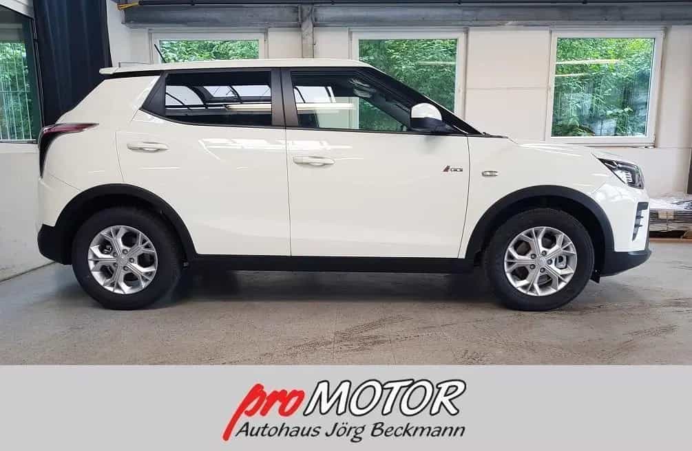 KGM Tivoli 1.5 T-GDI Sondermodell "Nomad" MT null-photo-2
