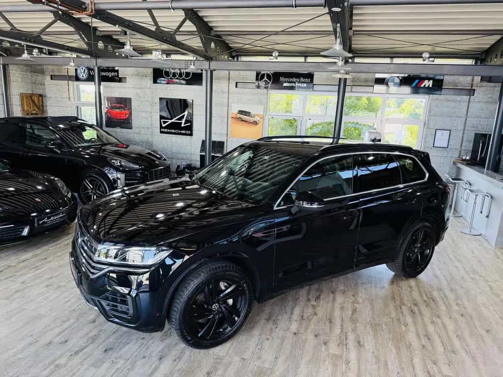 Volkswagen Touareg R-Line 4Motion*AHK*LED*DYNAUDIO*HUD* 10/2022-photo-1