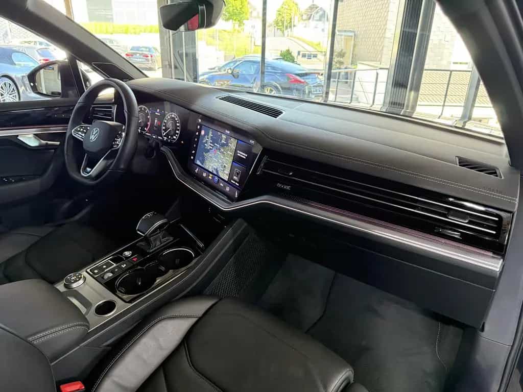 Volkswagen Touareg R-Line 4Motion*AHK*LED*DYNAUDIO*HUD* 10/2022-photo-13