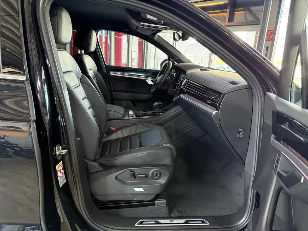 Volkswagen Touareg R-Line 4Motion*AHK*LED*DYNAUDIO*HUD* 10/2022-photo-14