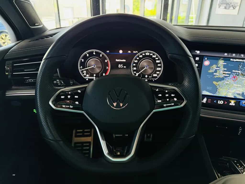 Volkswagen Touareg R-Line 4Motion*AHK*LED*DYNAUDIO*HUD* 10/2022-photo-23