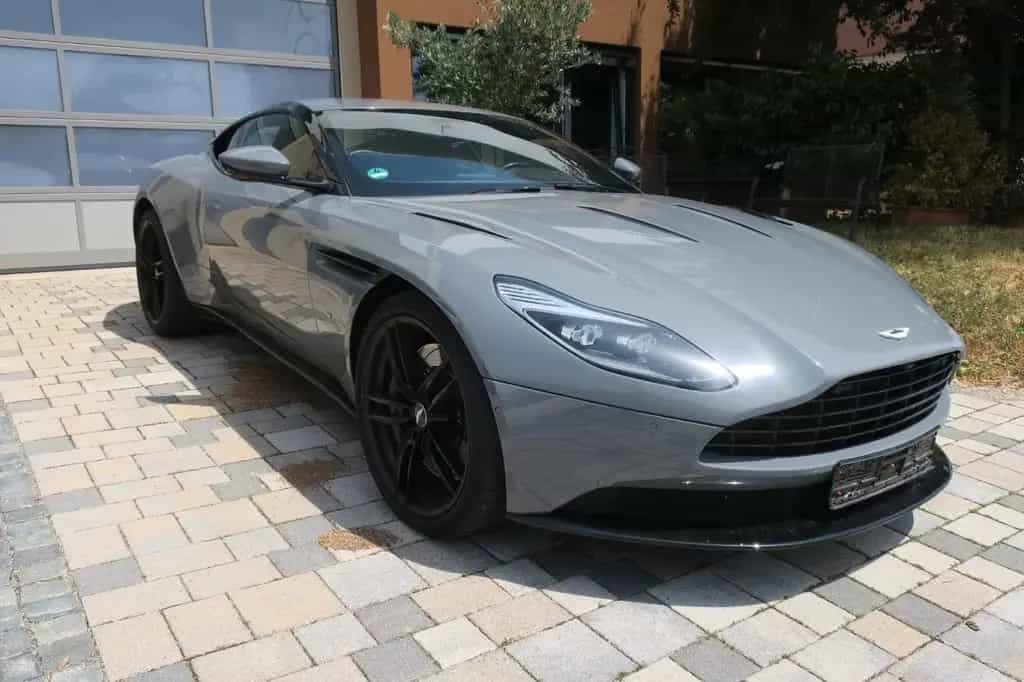 Aston Martin DB11 5.2 V12 Launch Edition 12/2016-photo-0