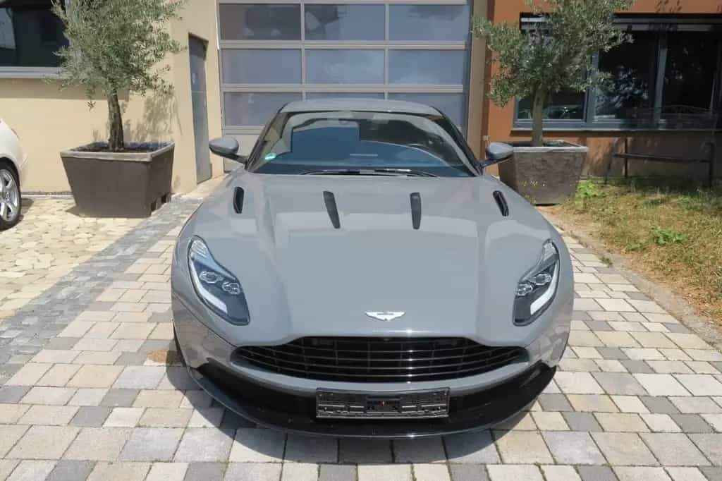 Aston Martin DB11 5.2 V12 Launch Edition 12/2016-photo-2