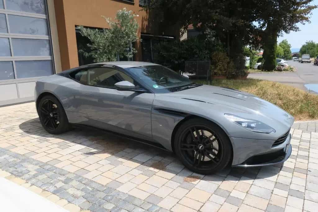 Aston Martin DB11 5.2 V12 Launch Edition 12/2016-photo-3