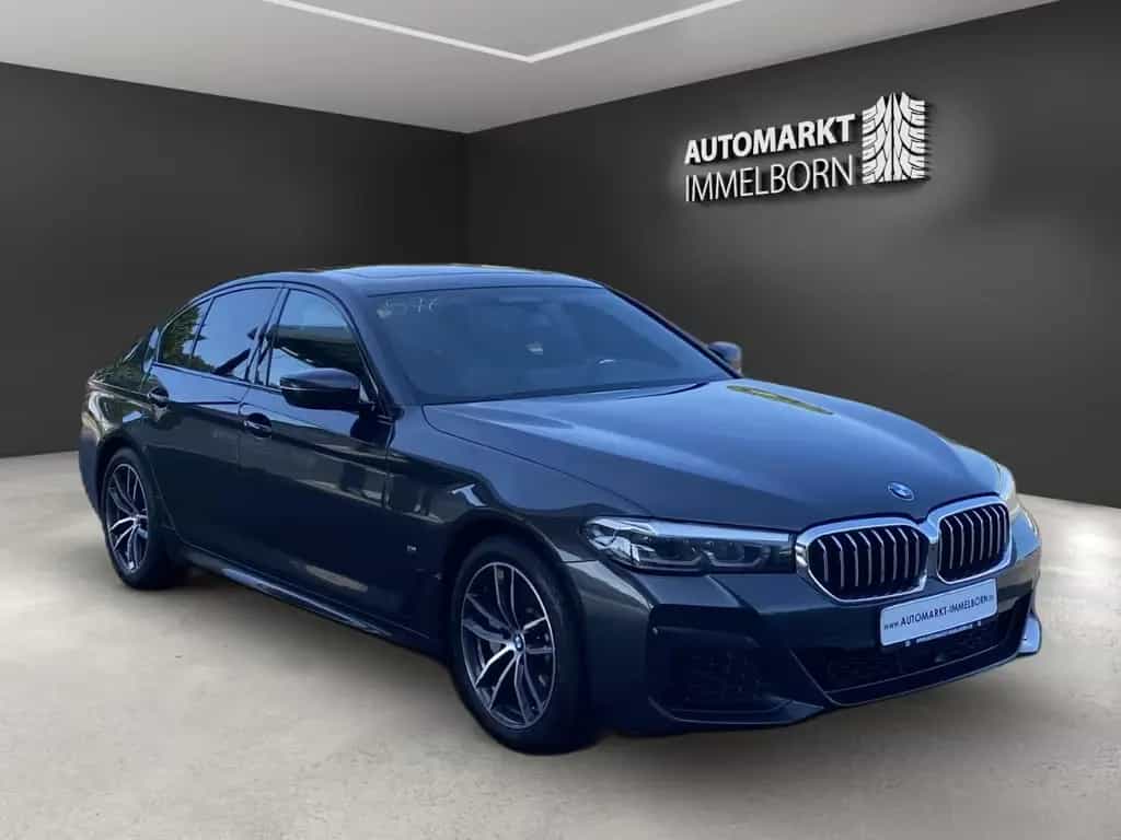 BMW 5 Series 530 i xDrive M Sport Sdach*HUD*Laser*ACC*belüSit 04/2023-photo-0