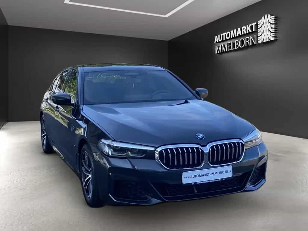 BMW 5 Series 530 i xDrive M Sport Sdach*HUD*Laser*ACC*belüSit 04/2023-photo-1