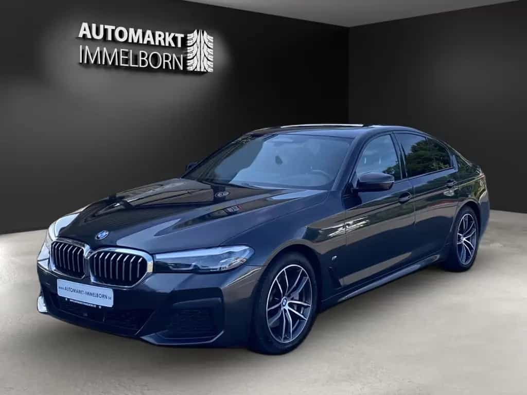 BMW 5 Series 530 i xDrive M Sport Sdach*HUD*Laser*ACC*belüSit 04/2023-photo-3