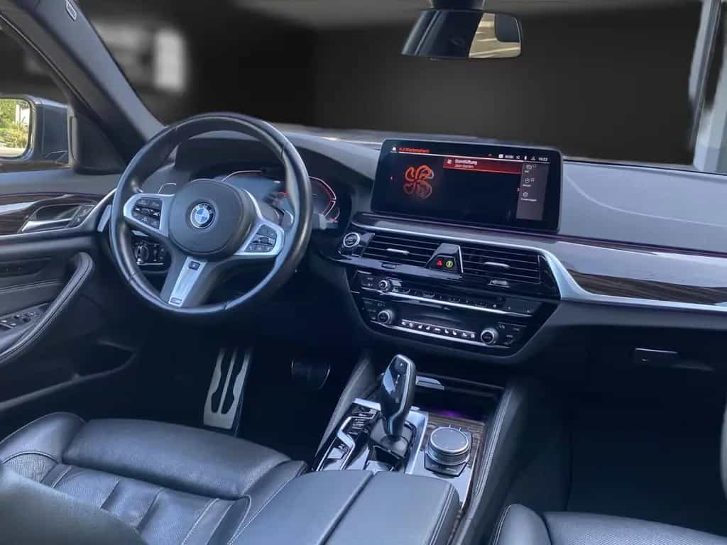 BMW 5 Series 530 i xDrive M Sport Sdach*HUD*Laser*ACC*belüSit 04/2023-photo-9