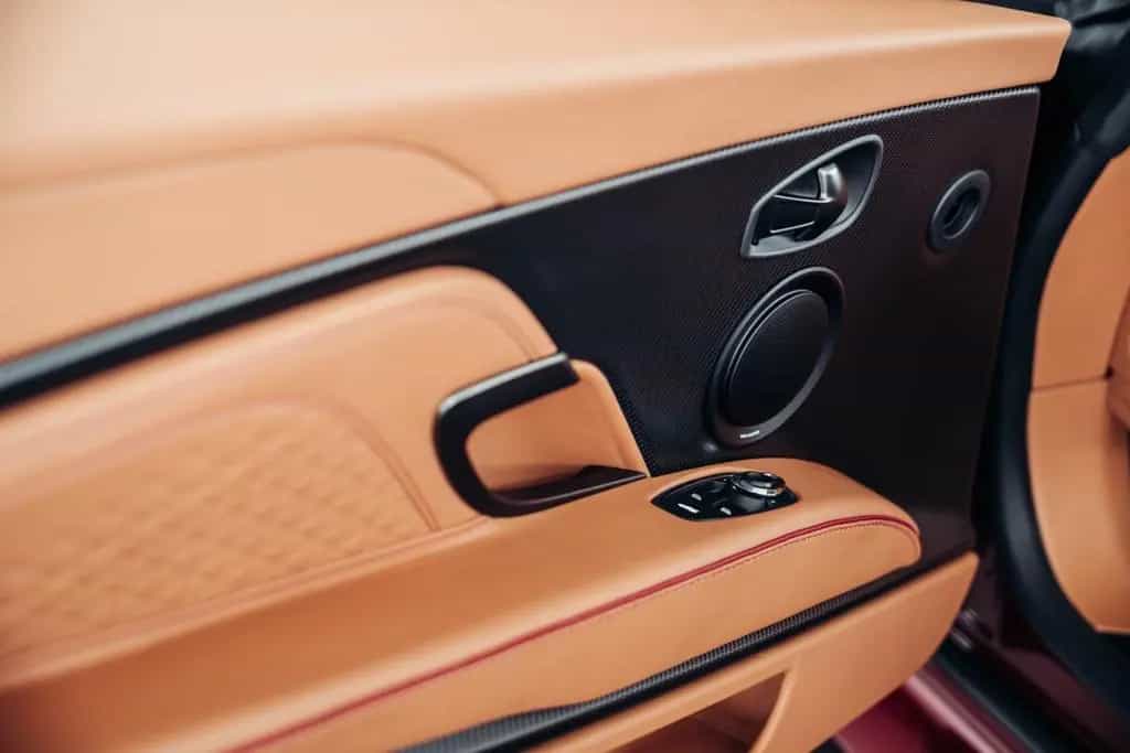 Aston Martin DBS Volante Superleggera, Liquid Crimson, MwSt. 07/2022-photo-18