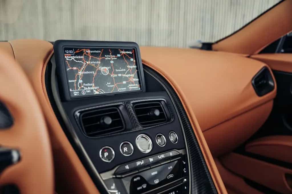 Aston Martin DBS Volante Superleggera, Liquid Crimson, MwSt. 07/2022-photo-25