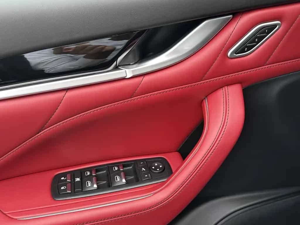 Maserati Levante 3.0 Granlusso V6 AWD Diesel /ACC /LUFTF. 03/2019-photo-12