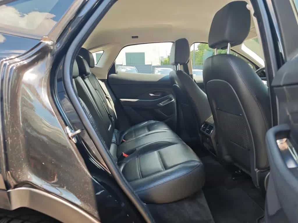 Jaguar E-Pace 03/2019-photo-15