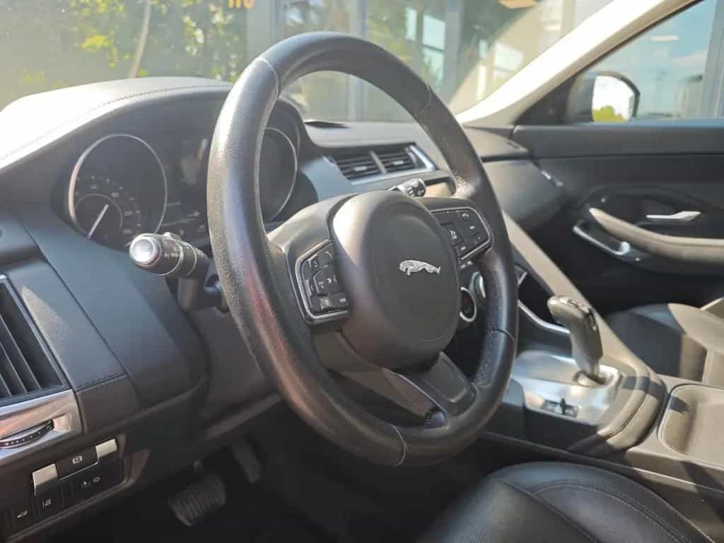 Jaguar E-Pace 03/2019-photo-20
