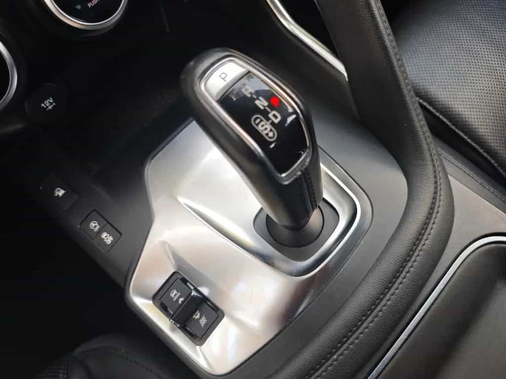 Jaguar E-Pace 03/2019-photo-21