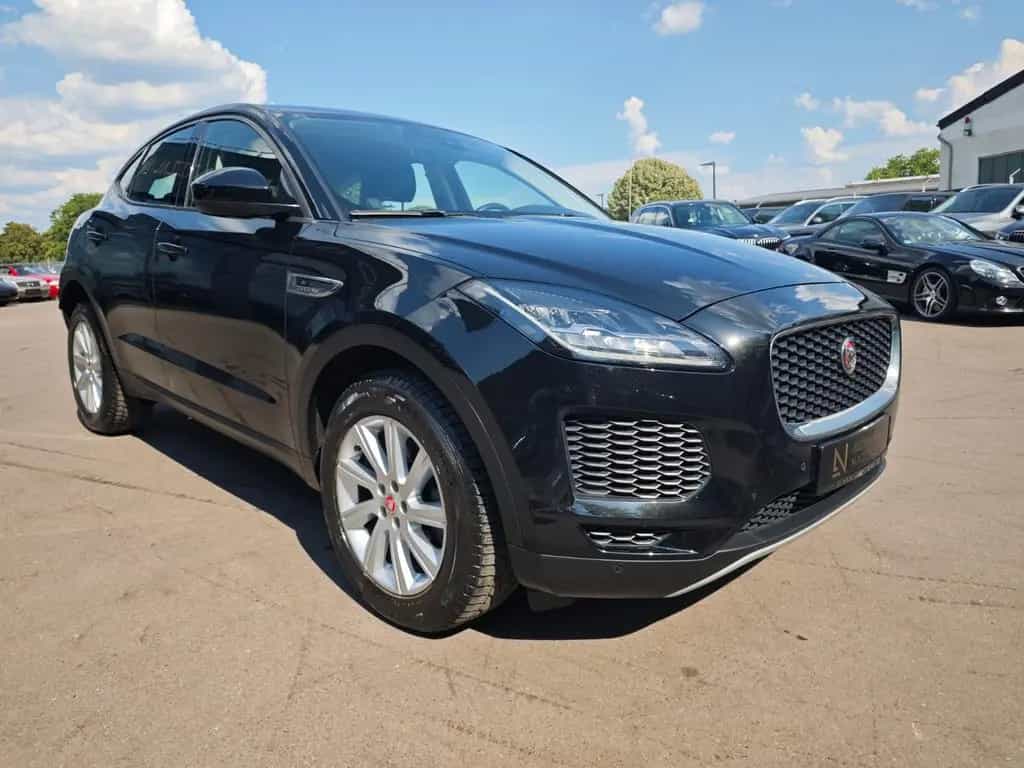 Jaguar E-Pace 03/2019-photo-3