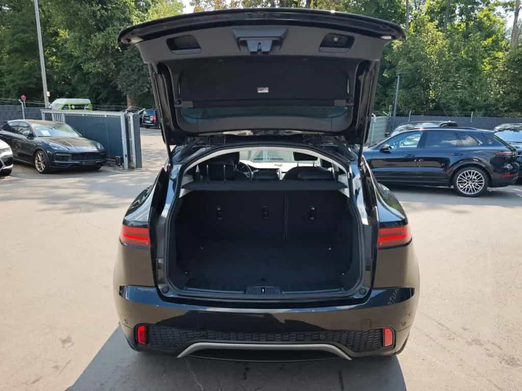 Jaguar E-Pace 03/2019-photo-8