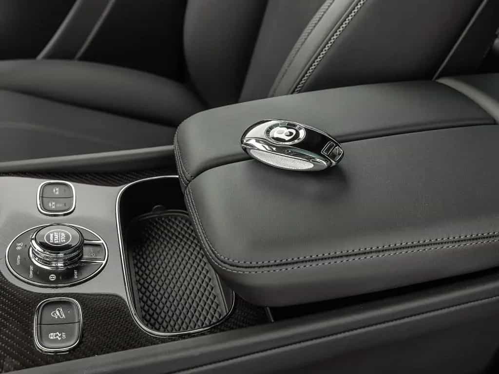 Bentley Bentayga S V8 - Satin Paint - B&O Sound 03/2025-photo-14