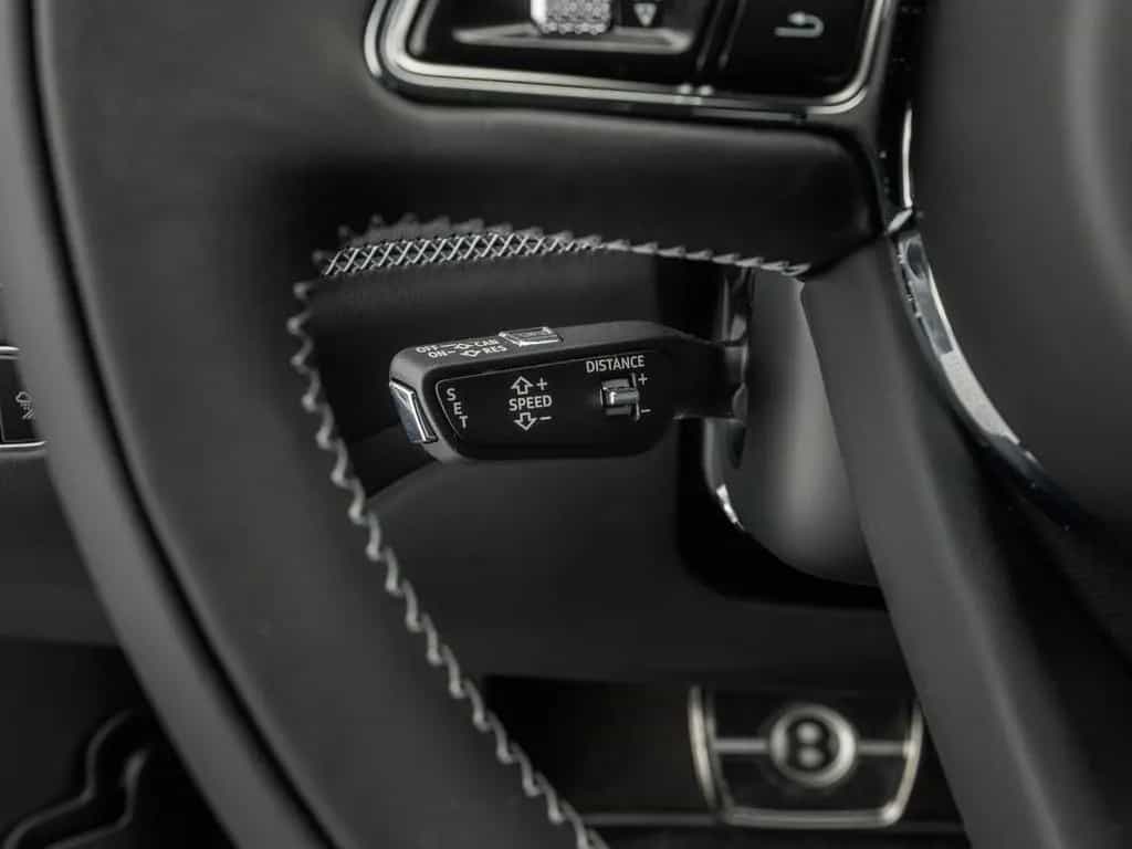 Bentley Bentayga S V8 - Satin Paint - B&O Sound 03/2025-photo-17