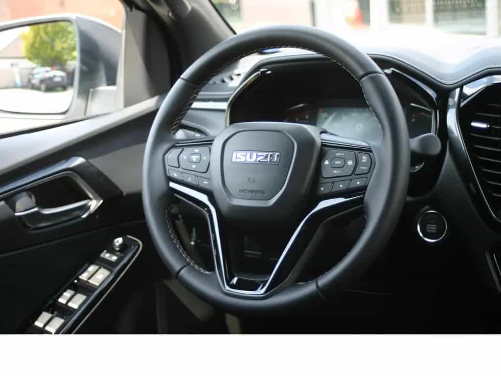 Isuzu D-Max Double Cab 4x4 V-CROSS Automatik|Diff null-photo-10