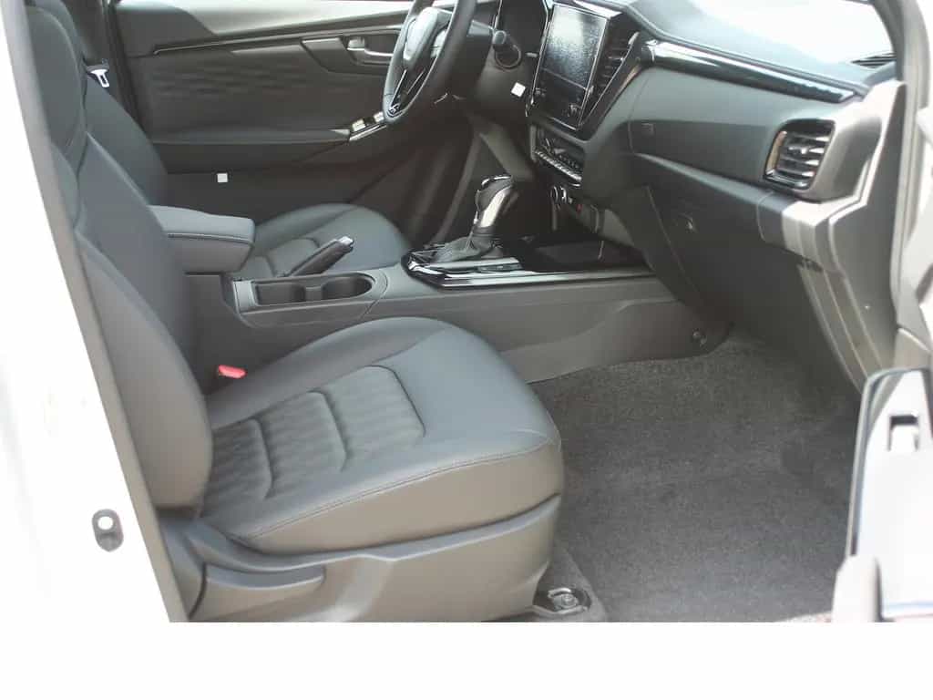 Isuzu D-Max Double Cab 4x4 V-CROSS Automatik|Diff null-photo-7
