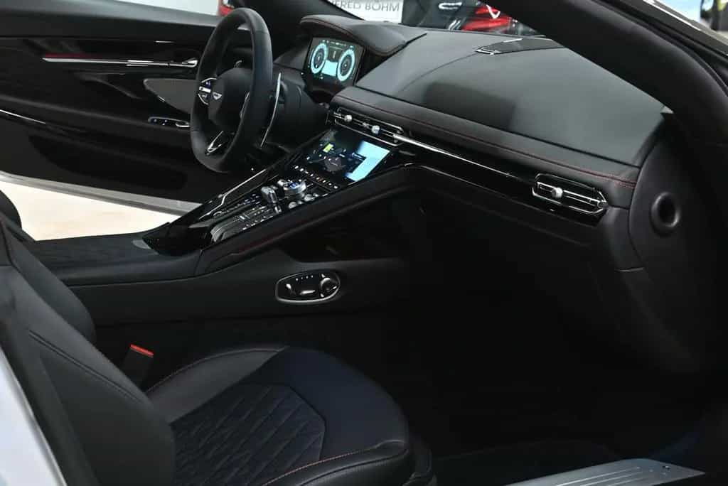 Aston Martin DB12 DB-12 Coupe 09/2025-photo-3