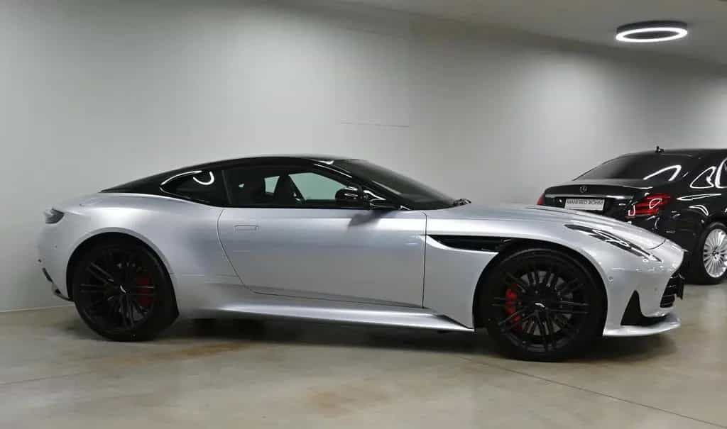 Aston Martin DB12 DB-12 Coupe 09/2025-photo-9
