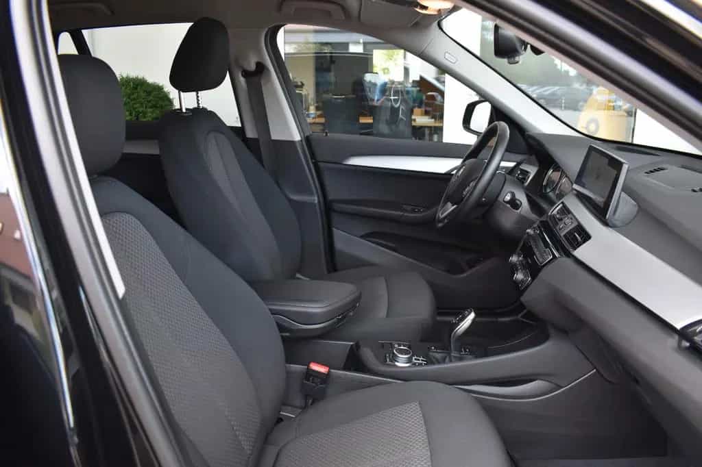 BMW X1 xDrive25d Aut. Advantage Navi AbstandsGRA HUD 03/2020-photo-10