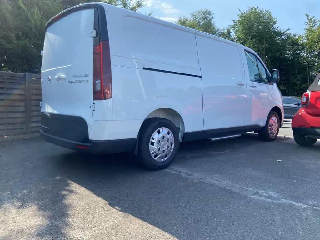 Maxus Other Deliver7 2.0 TDCi KW L2 El. Schiebetüren CarPlay null-photo-2