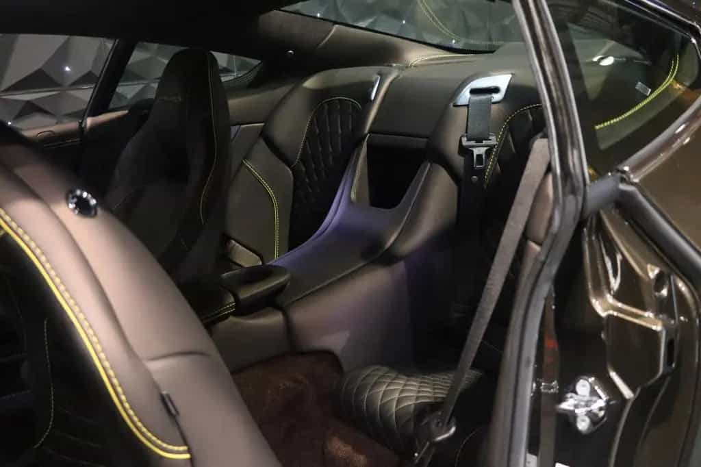 Aston Martin Vanquish S - Carbon - B&O - One77 - 2+2 -Carplay 03/2017-photo-10