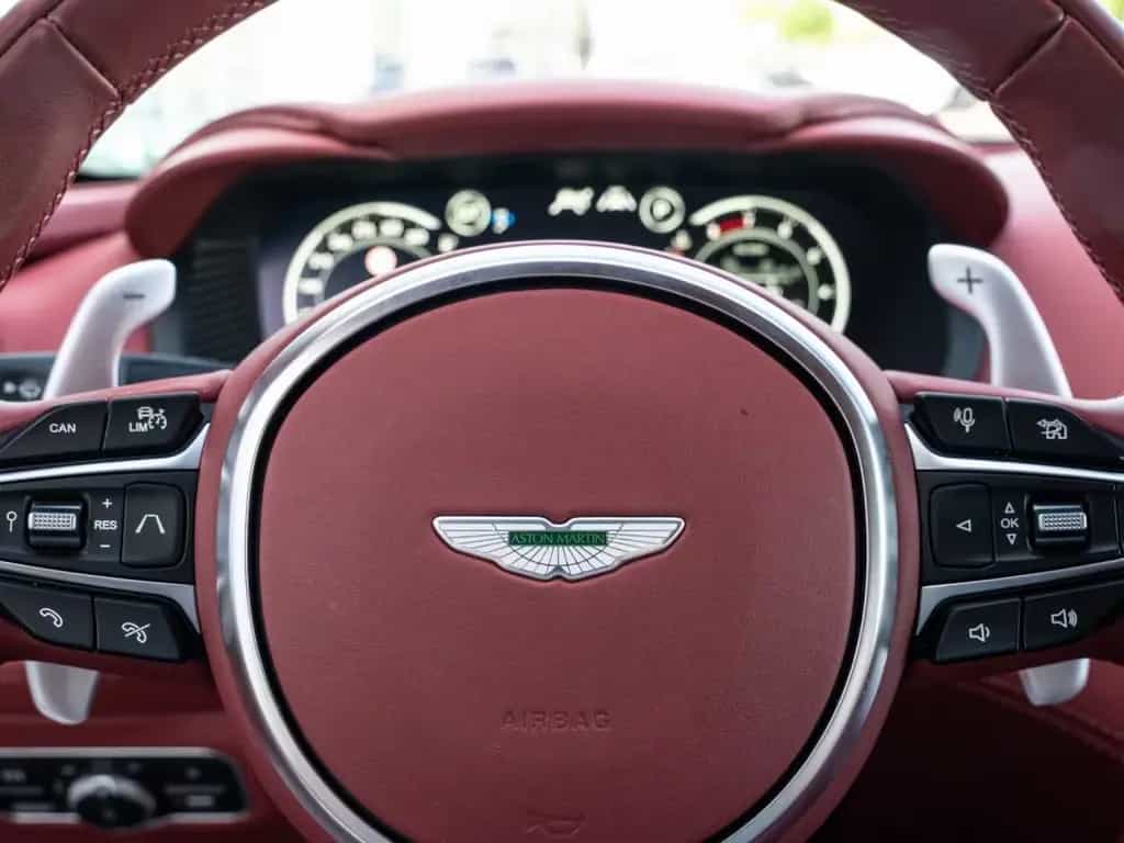 Aston Martin DBX V8 4x4 08/2024-photo-10