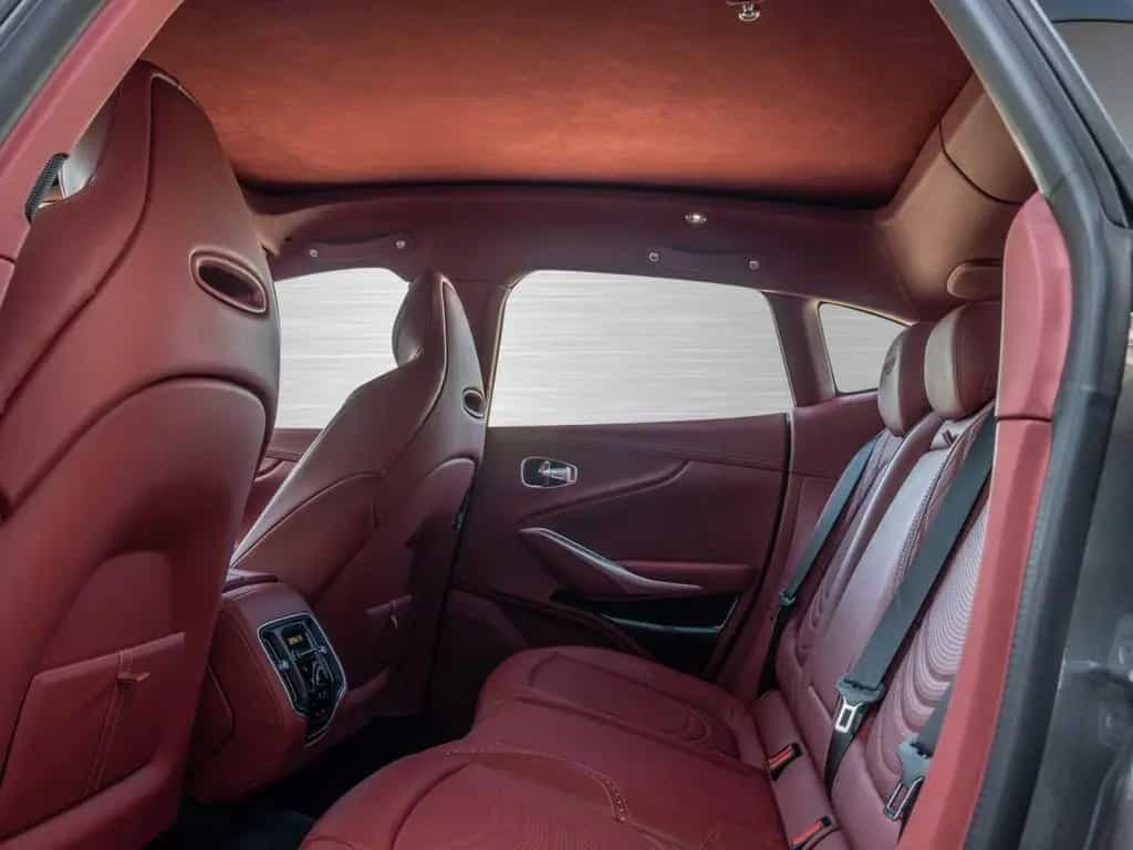 Aston Martin DBX V8 4x4 08/2024-photo-12