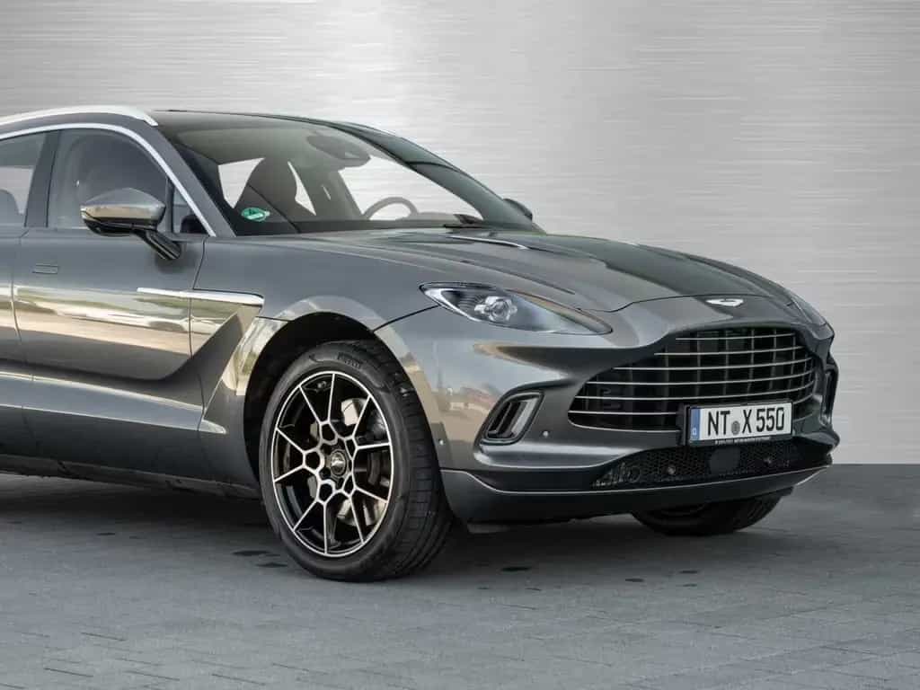 Aston Martin DBX V8 4x4 08/2024-photo-17