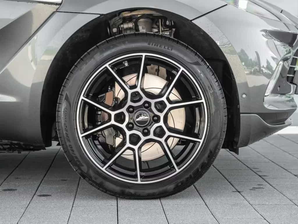 Aston Martin DBX V8 4x4 08/2024-photo-3