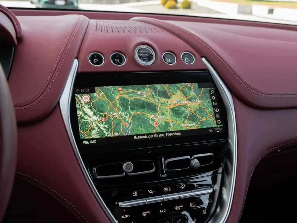 Aston Martin DBX V8 4x4 08/2024-photo-34