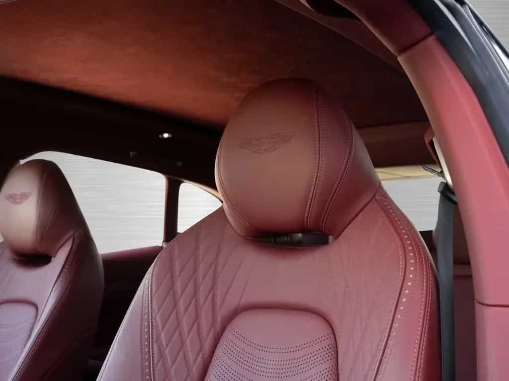 Aston Martin DBX V8 4x4 08/2024-photo-4