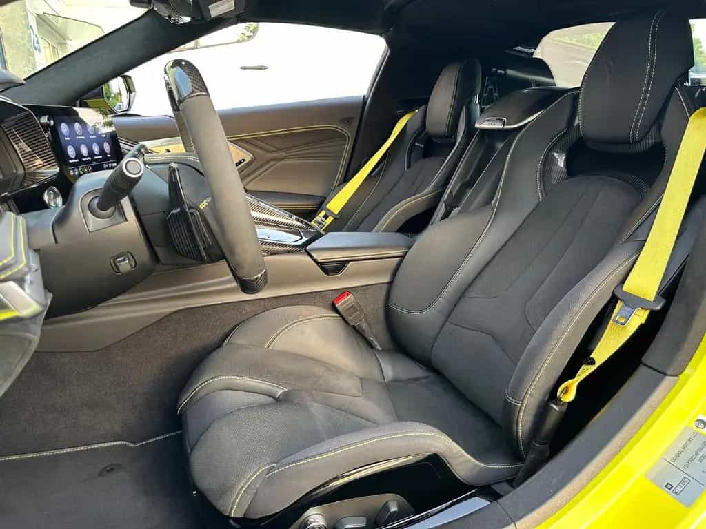 Corvette Z06 C8 Z06 Coupe 3LZ  Z07 Performance Package Carbon 12/2022-photo-13