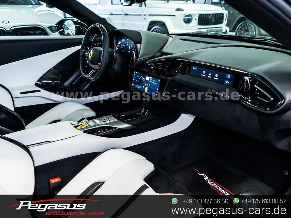 Ferrari 12 Cilindri CARBON*KAMERA*LIFT*PANORAMA* 01/2026-photo-29