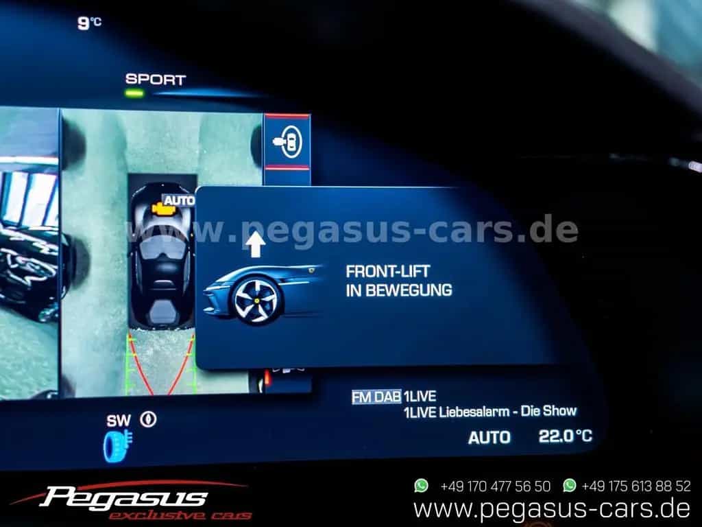 Ferrari 12 Cilindri CARBON*KAMERA*LIFT*PANORAMA* 01/2026-photo-34
