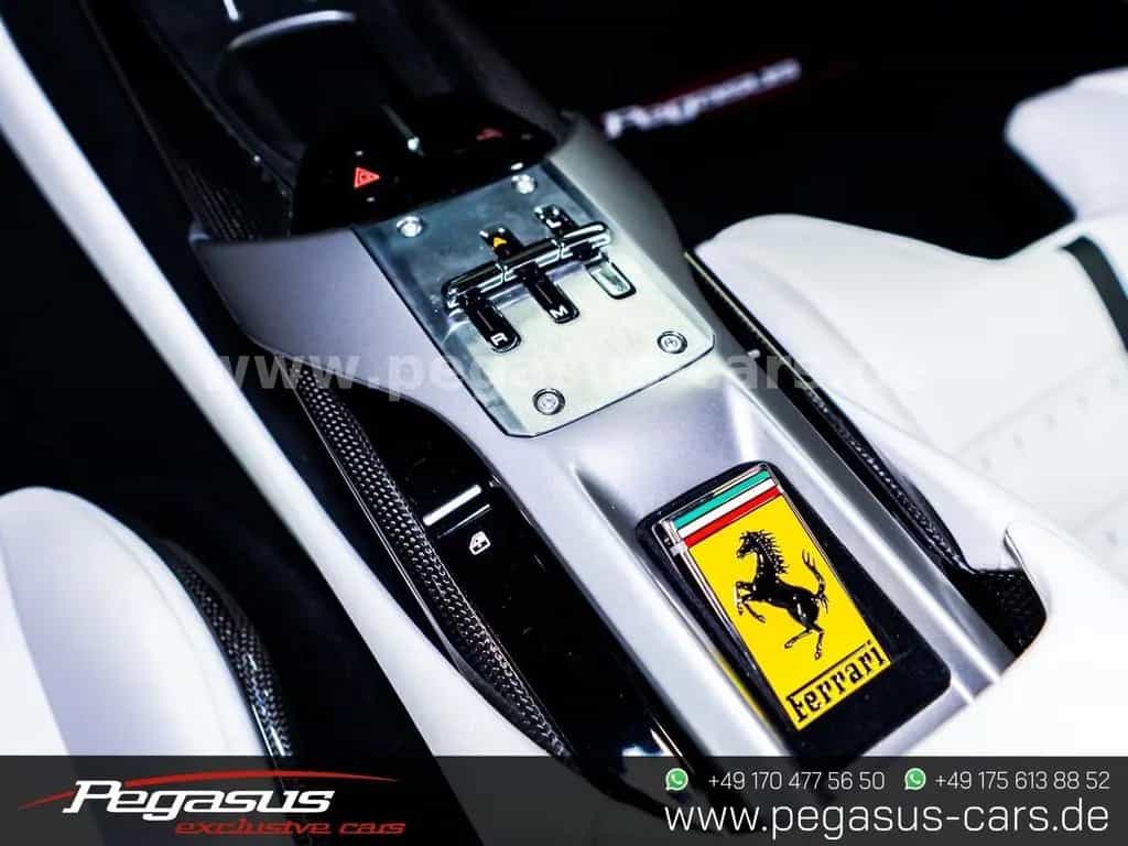 Ferrari 12 Cilindri CARBON*KAMERA*LIFT*PANORAMA* 01/2026-photo-37