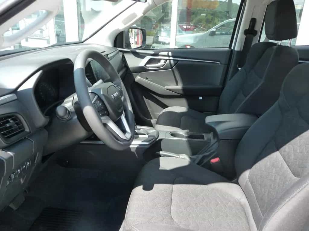 Isuzu D-Max Double Cab 4WD AT LS sofort lieferbar null-photo-5
