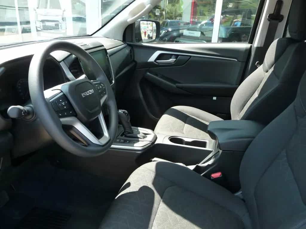 Isuzu D-Max Double Cab 4WD AT LS sofort lieferbar null-photo-5