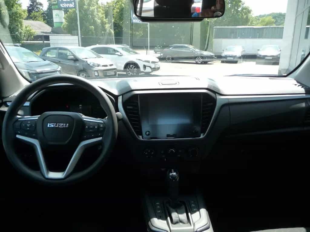 Isuzu D-Max Double Cab 4WD AT LS sofort lieferbar null-photo-7