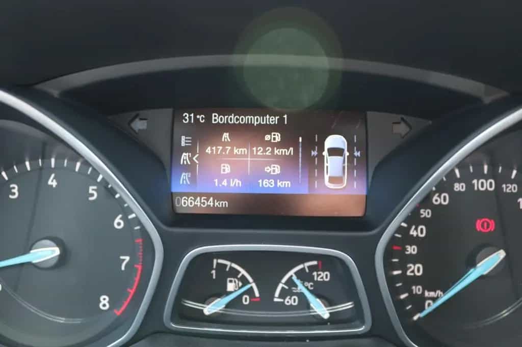 Ford Focus Lim. Titanium Kamera Navi Klima SHZ 11/2017-photo-10