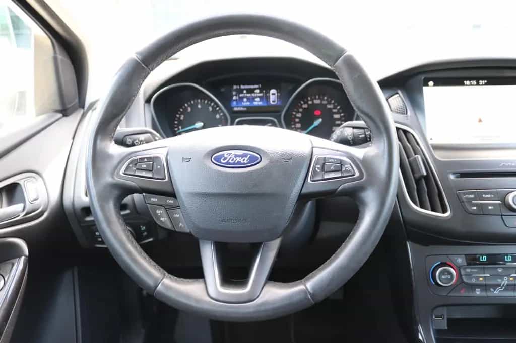 Ford Focus Lim. Titanium Kamera Navi Klima SHZ 11/2017-photo-17