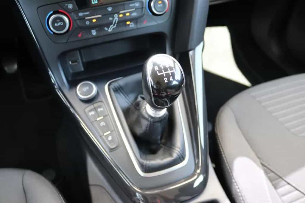 Ford Focus Lim. Titanium Kamera Navi Klima SHZ 11/2017-photo-18