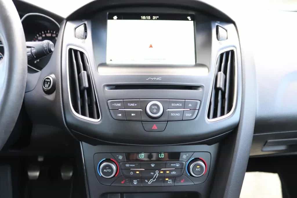 Ford Focus Lim. Titanium Kamera Navi Klima SHZ 11/2017-photo-19